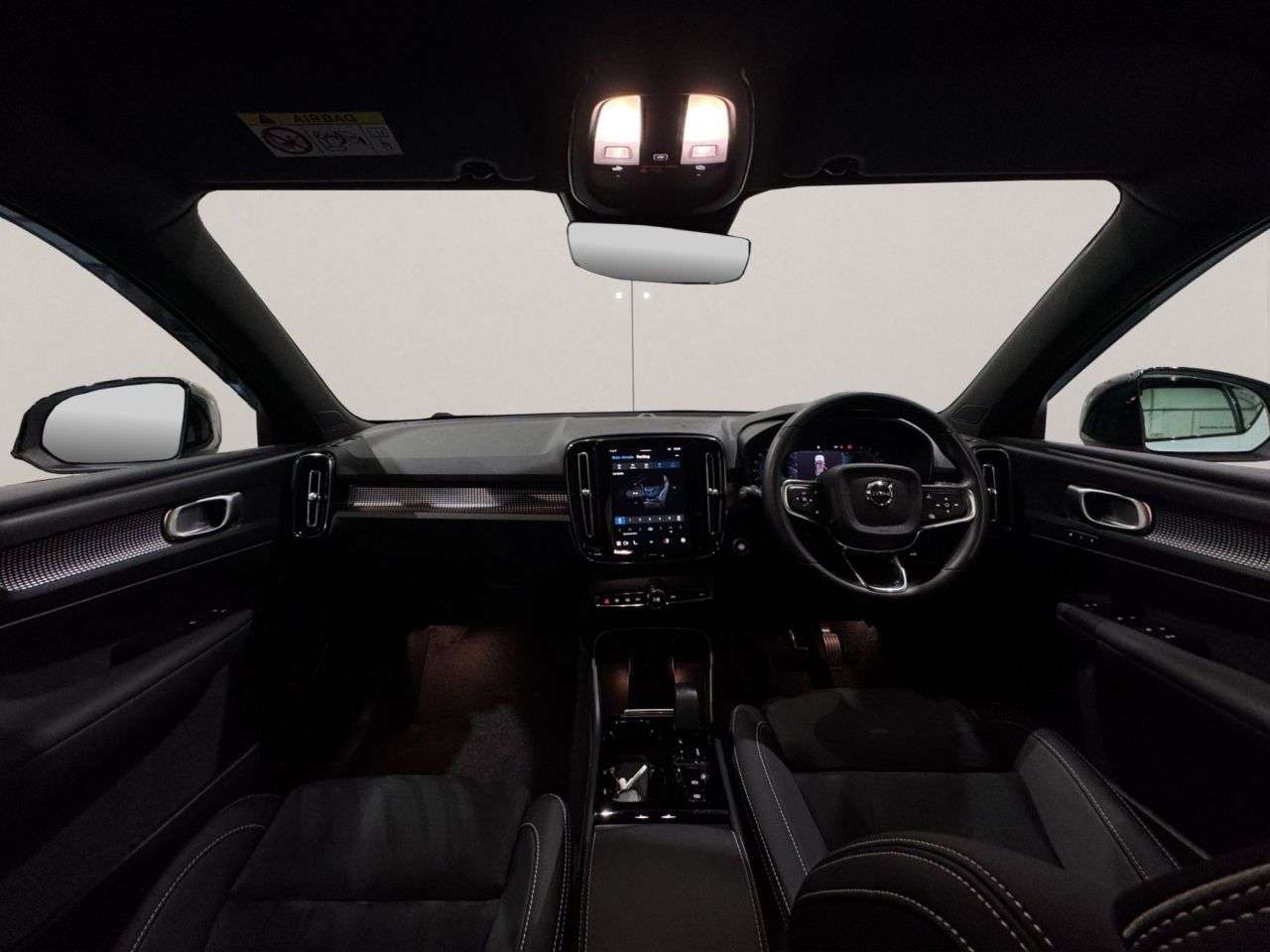 2024 VOLVO XC40 2024 VOLVO XC40