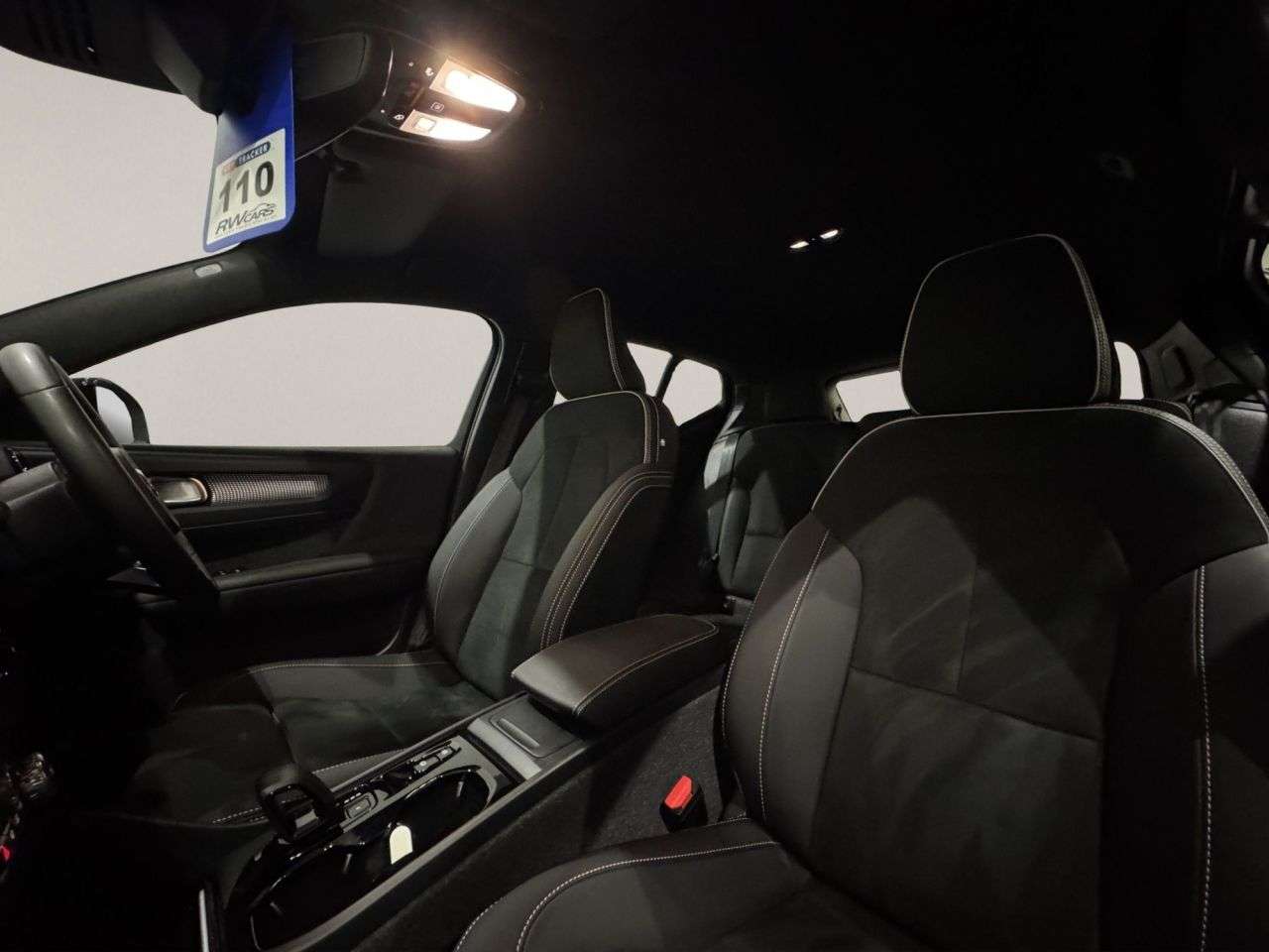 2024 VOLVO XC40 2024 VOLVO XC40