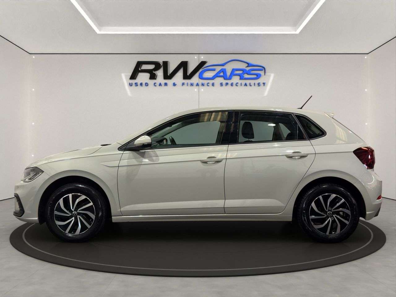 A 2023 VOLKSWAGEN POLO 1.0 EVO Life Hatchback 5dr Petrol Manual Euro 6 (s/s) (80 ps) A 2023 VOLKSWAGEN POLO 1.0 EVO Life Hatchback 5dr Petrol Manual Euro 6 (s/s) (80 ps)