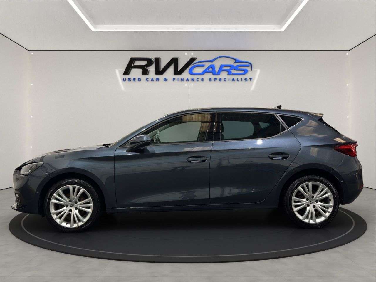 A 2021 SEAT LEON 1.0 TSI EVO SE Dynamic Hatchback 5dr Petrol Manual Euro 6 (s/s) (110 ps) A 2021 SEAT LEON 1.0 TSI EVO SE Dynamic Hatchback 5dr Petrol Manual Euro 6 (s/s) (110 ps)