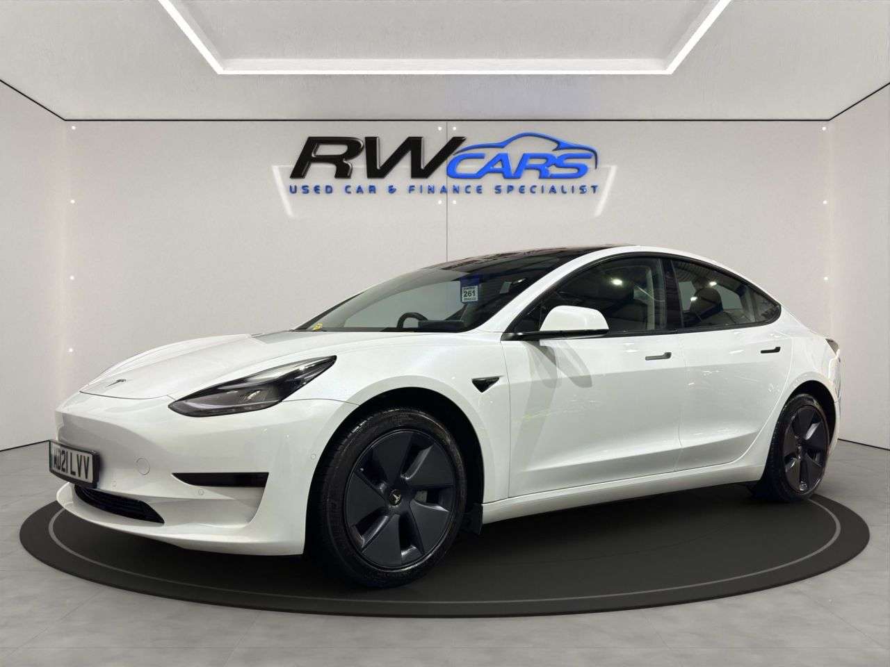 A 2021 TESLA MODEL 3 Standard Range Plus Saloon 4dr Electric Auto RWD (241 bhp) A 2021 TESLA MODEL 3 Standard Range Plus Saloon 4dr Electric Auto RWD (241 bhp)