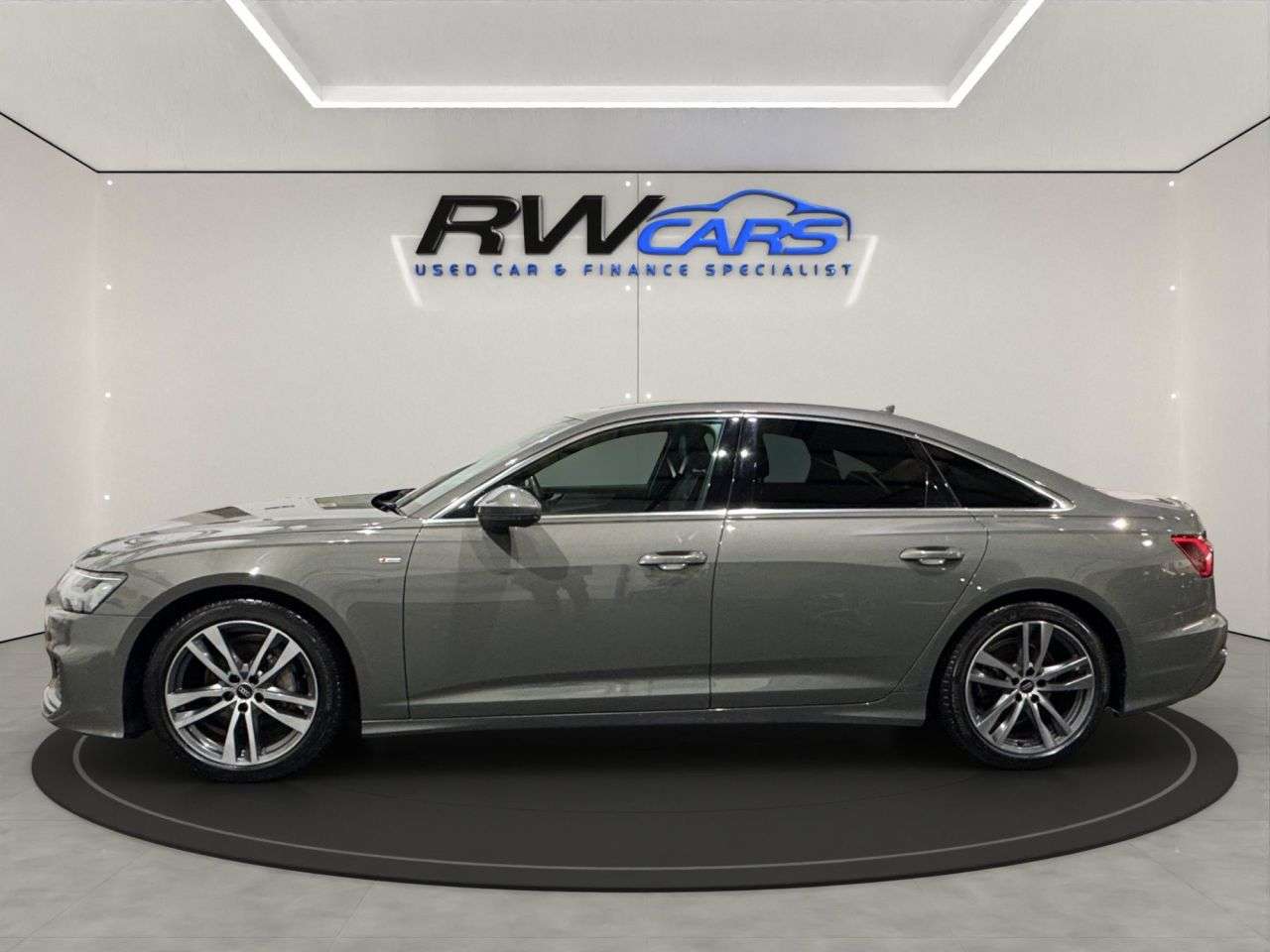 A 2022 AUDI A6 SALOON 2.0 TFSI 40 S line Saloon 4dr Petrol S Tronic Euro 6 (s/s) (204 ps) A 2022 AUDI A6 SALOON 2.0 TFSI 40 S line Saloon 4dr Petrol S Tronic Euro 6 (s/s) (204 ps)