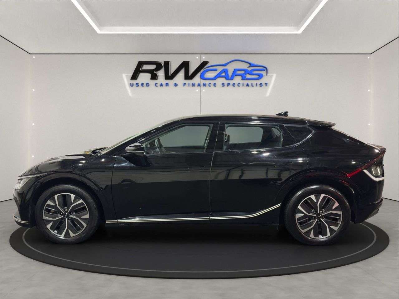 A 2022 KIA EV6 77.4kWh Air Hatchback 5dr Electric Auto (225 bhp) A 2022 KIA EV6 77.4kWh Air Hatchback 5dr Electric Auto (225 bhp)