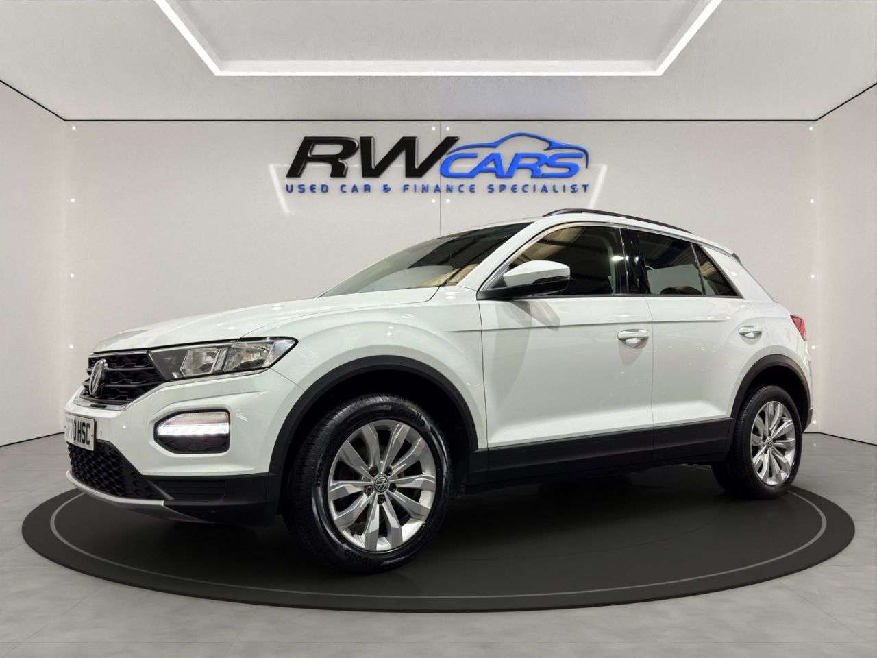 A 2020 VOLKSWAGEN T-ROC 1.0 TSI SE SUV 5dr Petrol Manual Euro 6 (s/s) (110 ps) A 2020 VOLKSWAGEN T-ROC 1.0 TSI SE SUV 5dr Petrol Manual Euro 6 (s/s) (110 ps)
