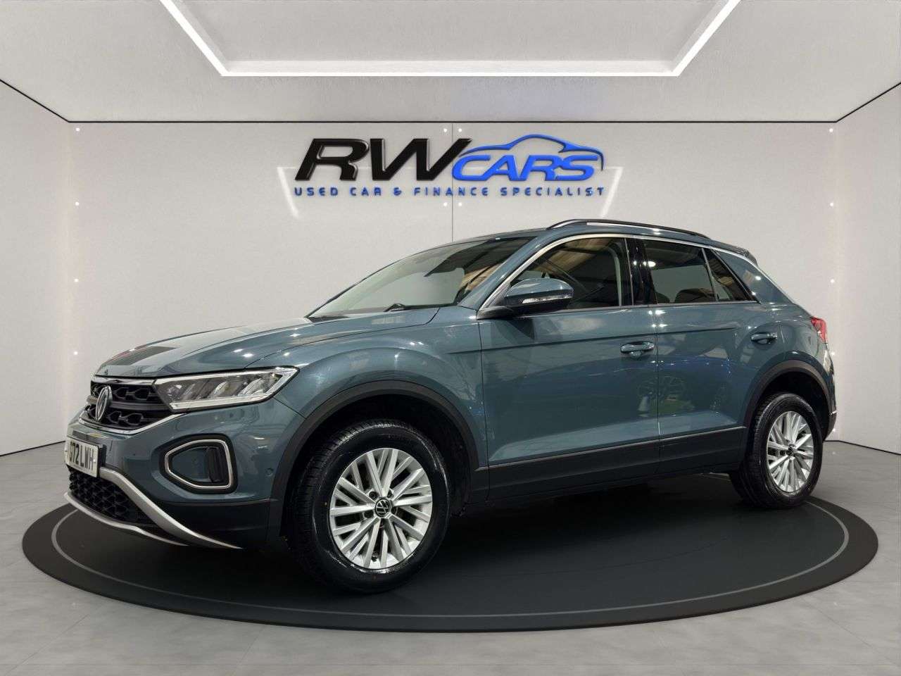 A 2022 VOLKSWAGEN T-ROC 1.5 TSI Life SUV 5dr Petrol Manual Euro 6 (s/s) (150 ps) A 2022 VOLKSWAGEN T-ROC 1.5 TSI Life SUV 5dr Petrol Manual Euro 6 (s/s) (150 ps)