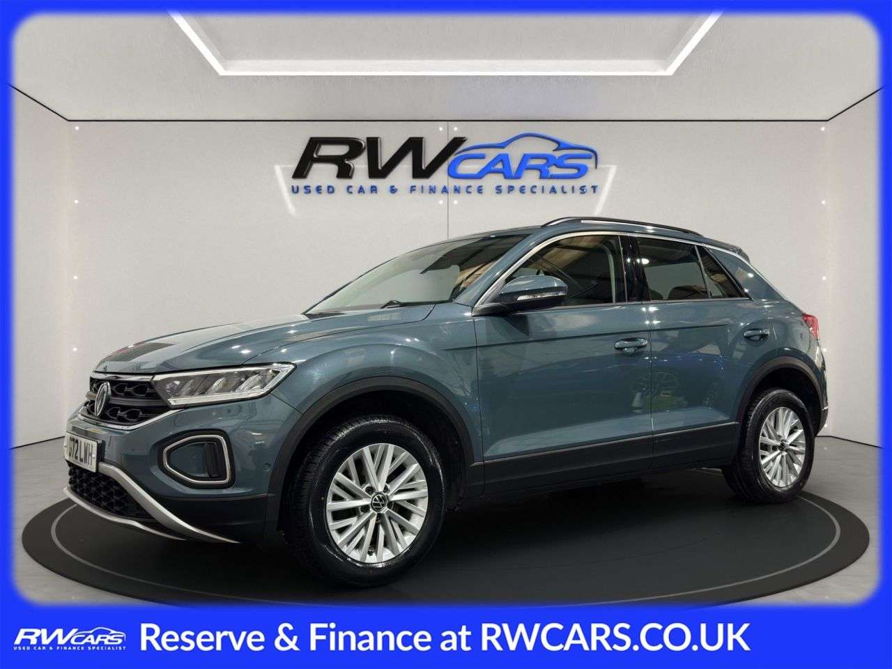 A 2022 VOLKSWAGEN T-ROC 1.5 TSI Life SUV 5dr Petrol Manual Euro 6 (s/s) (150 ps) A 2022 VOLKSWAGEN T-ROC 1.5 TSI Life SUV 5dr Petrol Manual Euro 6 (s/s) (150 ps)