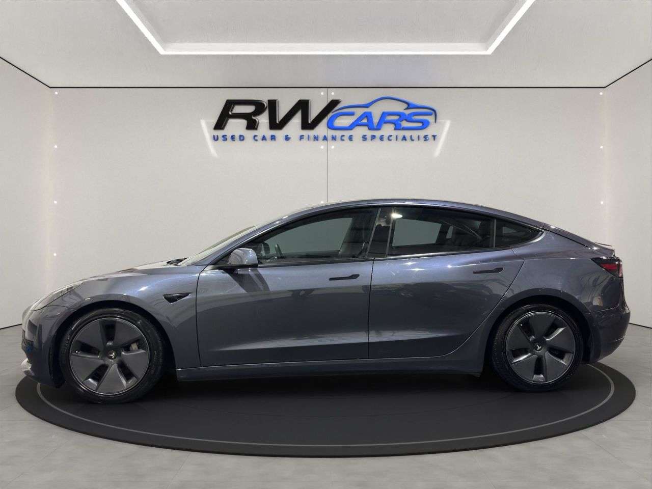 A 2020 TESLA MODEL 3 Standard Range Plus Saloon 4dr Electric Auto RWD (241 bhp) A 2020 TESLA MODEL 3 Standard Range Plus Saloon 4dr Electric Auto RWD (241 bhp)