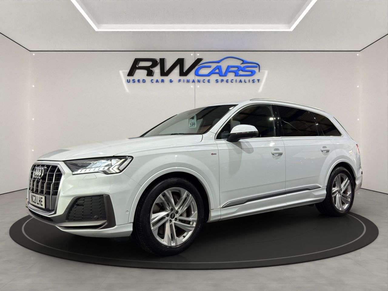 A 2021 AUDI Q7 3.0 TDI V6 50 S line SUV 5dr Diesel Tiptronic quattro Euro 6 (s/s) (286 ps) A 2021 AUDI Q7 3.0 TDI V6 50 S line SUV 5dr Diesel Tiptronic quattro Euro 6 (s/s) (286 ps)