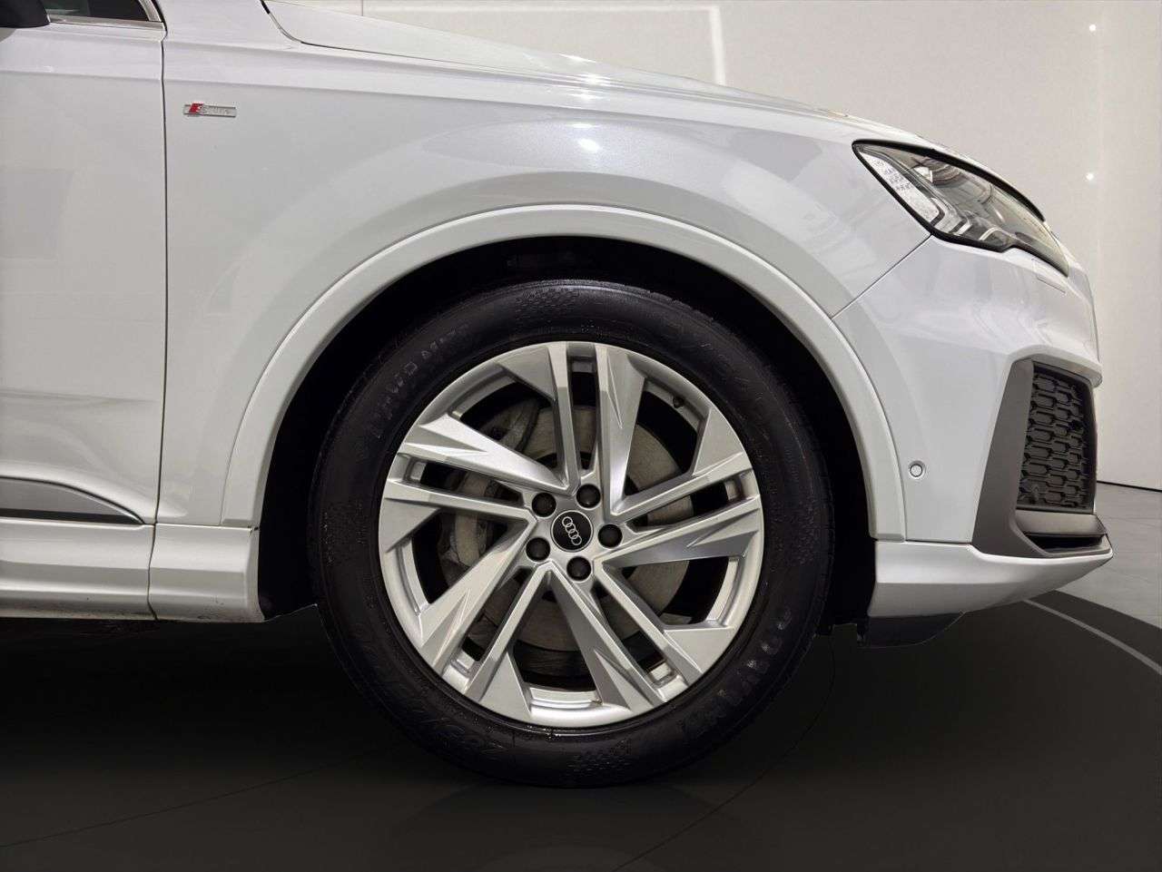 2021 AUDI Q7 2021 AUDI Q7