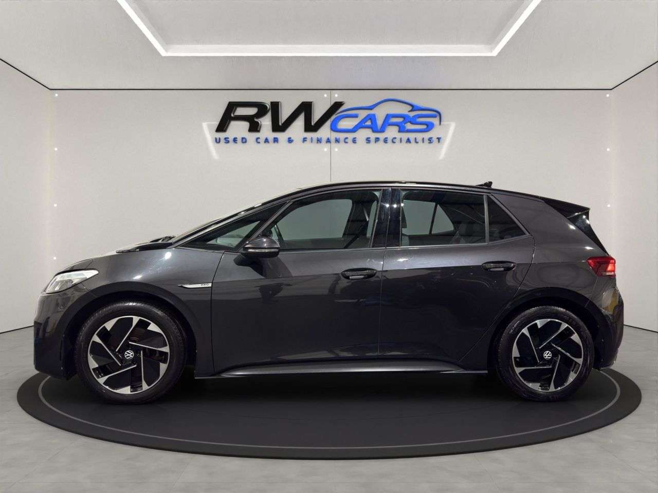 A 2021 VOLKSWAGEN ID.3 Pro Performance 58kWh Life Hatchback 5dr Electric Auto (204 ps) A 2021 VOLKSWAGEN ID.3 Pro Performance 58kWh Life Hatchback 5dr Electric Auto (204 ps)