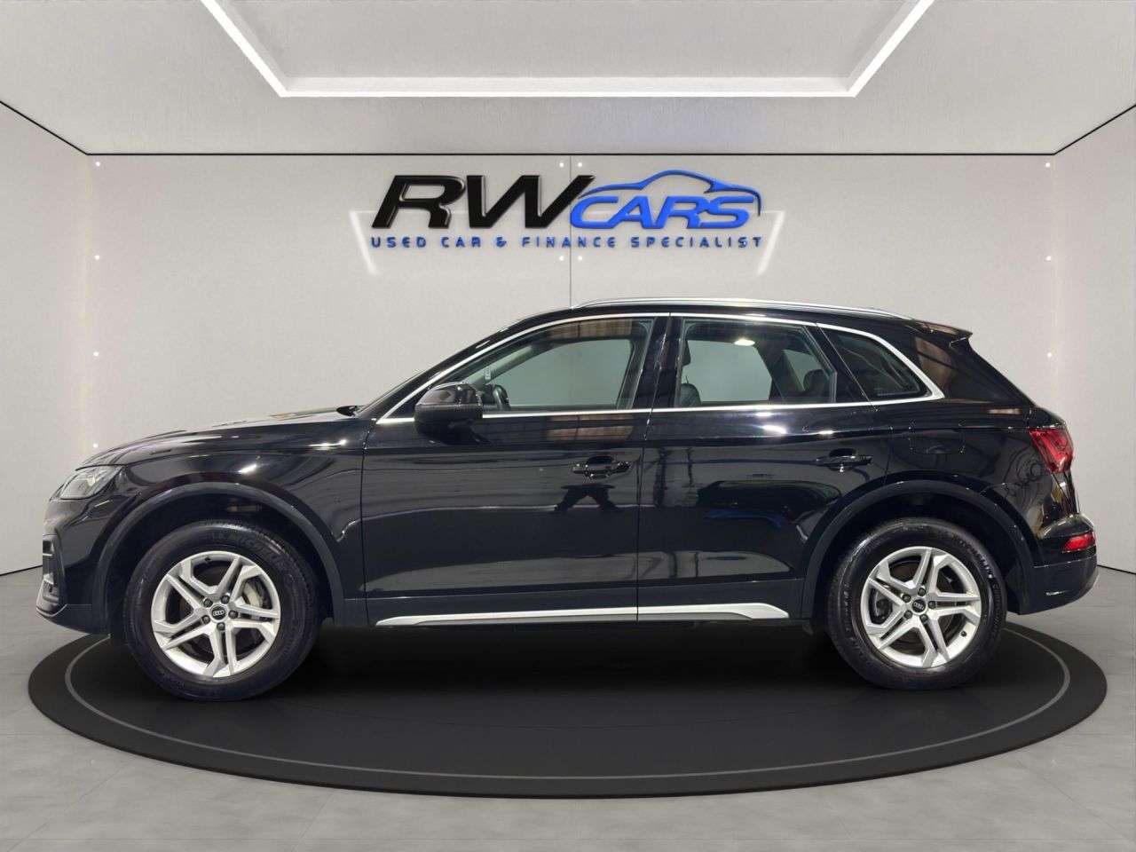 A 2023 AUDI Q5 2.0 TFSIe 50 Sport SUV 5dr Petrol Plug-in Hybrid S Tronic quattro Euro 6 (s A 2023 AUDI Q5 2.0 TFSIe 50 Sport SUV 5dr Petrol Plug-in Hybrid S Tronic quattro Euro 6 (s