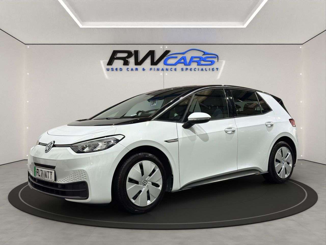 A 2021 VOLKSWAGEN ID.3 Pro Performance 58kWh Life Hatchback 5dr Electric Auto (204 ps) A 2021 VOLKSWAGEN ID.3 Pro Performance 58kWh Life Hatchback 5dr Electric Auto (204 ps)