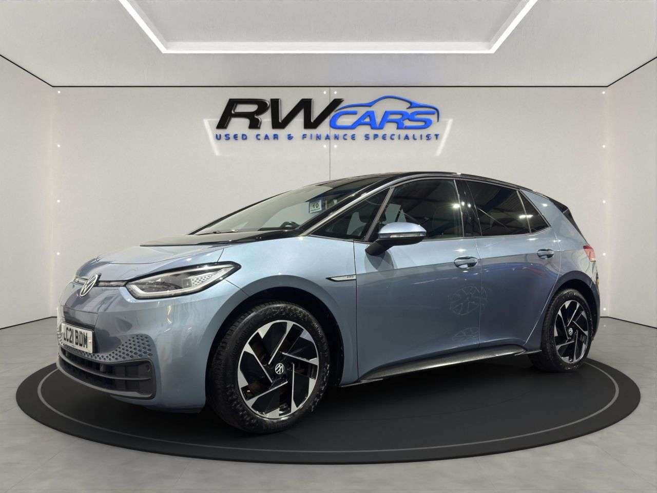 A 2021 VOLKSWAGEN ID.3 Pro Performance 58kWh Family Hatchback 5dr Electric Auto (204 ps) A 2021 VOLKSWAGEN ID.3 Pro Performance 58kWh Family Hatchback 5dr Electric Auto (204 ps)