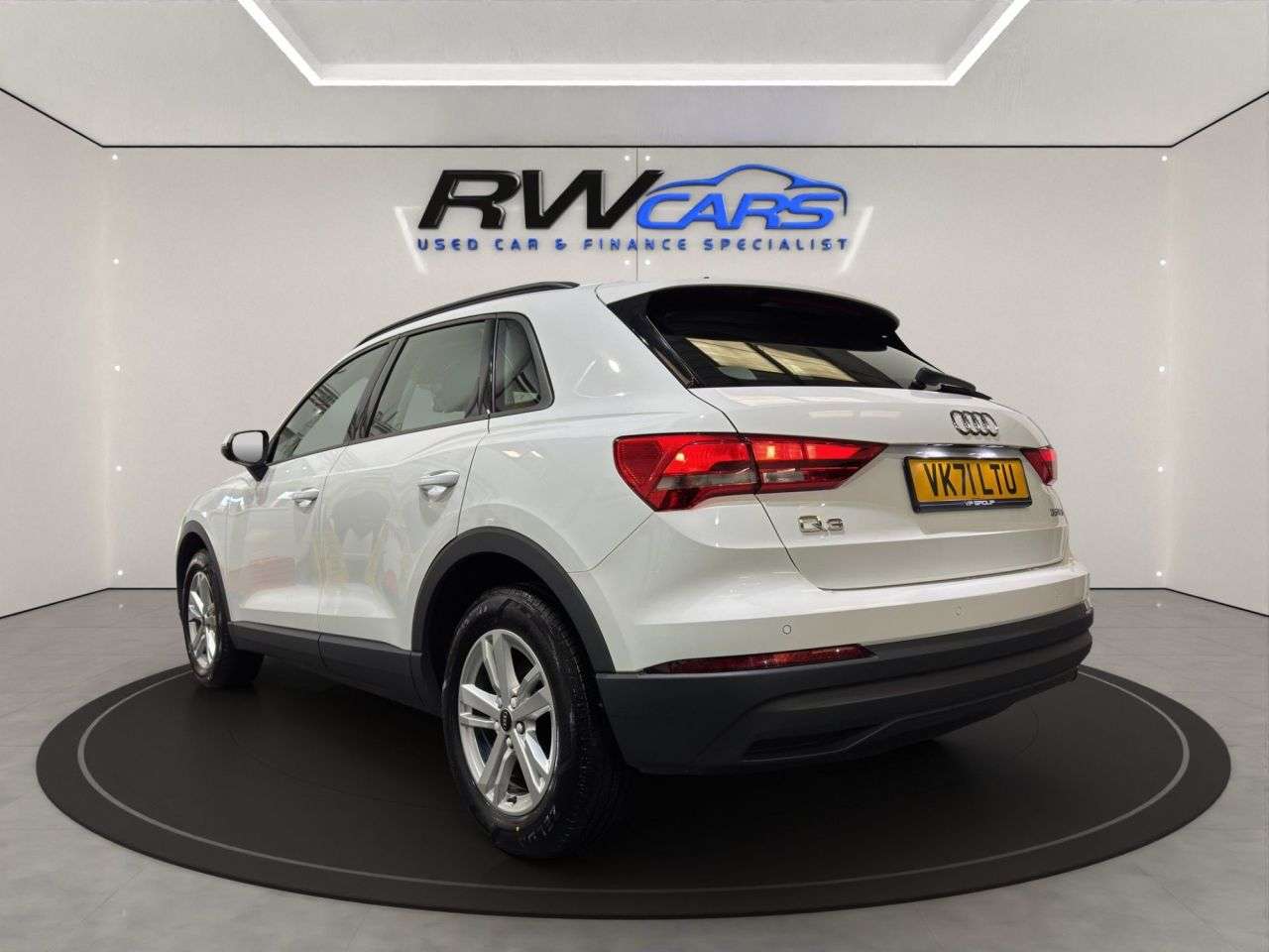 A 2021 AUDI Q3 1.5 TFSI CoD 35 Technik SUV 5dr Petrol S Tronic Euro 6 (s/s) (150 ps) A 2021 AUDI Q3 1.5 TFSI CoD 35 Technik SUV 5dr Petrol S Tronic Euro 6 (s/s) (150 ps)