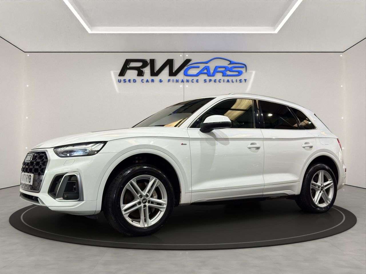 A 2021 AUDI Q5 2.0 TFSIe 50 S line SUV 5dr Petrol Plug-in Hybrid S Tronic quattro Euro 6 ( A 2021 AUDI Q5 2.0 TFSIe 50 S line SUV 5dr Petrol Plug-in Hybrid S Tronic quattro Euro 6 (
