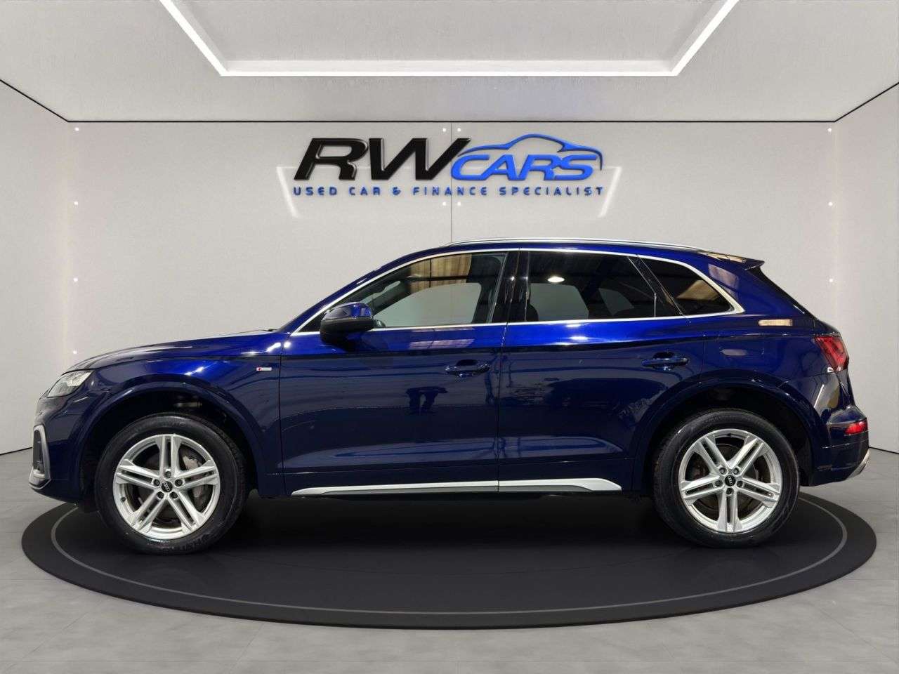 A 2021 AUDI Q5 2.0 TFSIe 50 S line SUV 5dr Petrol Plug-in Hybrid S Tronic quattro Euro 6 ( A 2021 AUDI Q5 2.0 TFSIe 50 S line SUV 5dr Petrol Plug-in Hybrid S Tronic quattro Euro 6 (
