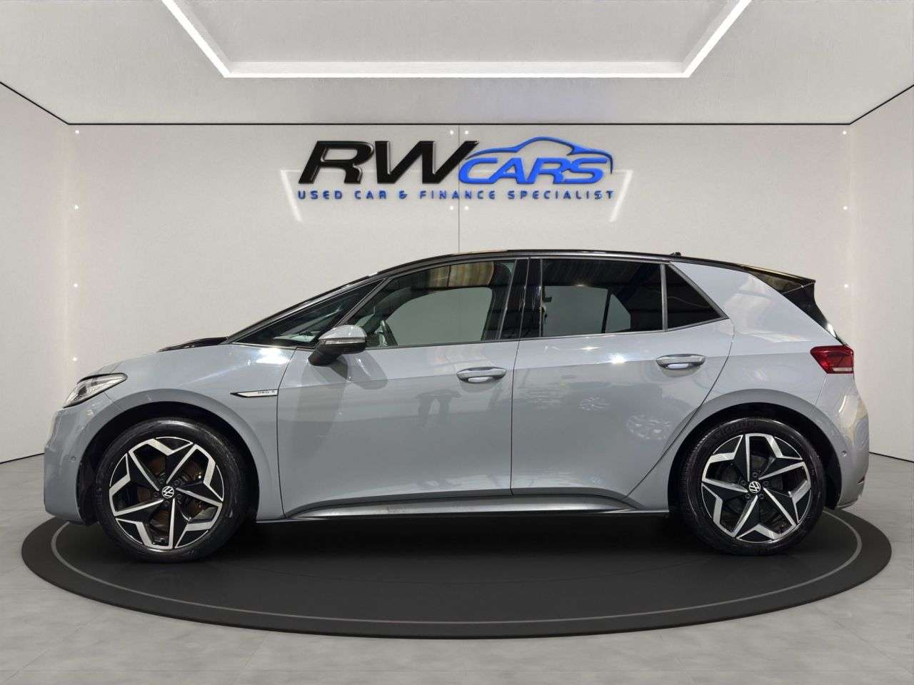 A 2023 VOLKSWAGEN ID.3 Pro S 77kWh Tour Hatchback 5dr Electric Auto (4 Seat) (204 ps) A 2023 VOLKSWAGEN ID.3 Pro S 77kWh Tour Hatchback 5dr Electric Auto (4 Seat) (204 ps)