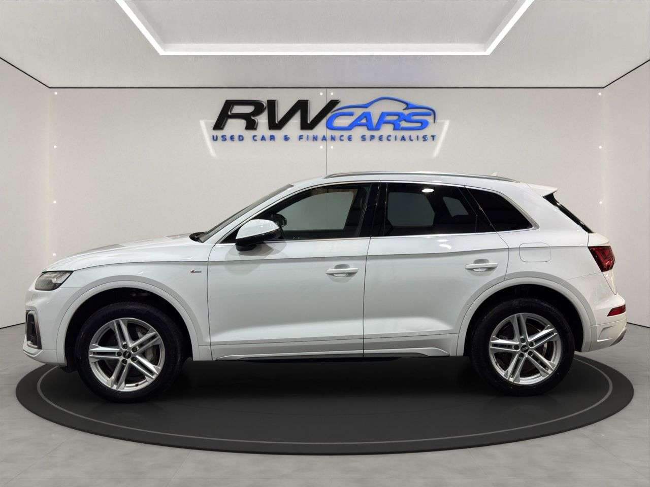 A 2021 AUDI Q5 2.0 TFSIe 50 S line SUV 5dr Petrol Plug-in Hybrid S Tronic quattro Euro 6 ( A 2021 AUDI Q5 2.0 TFSIe 50 S line SUV 5dr Petrol Plug-in Hybrid S Tronic quattro Euro 6 (