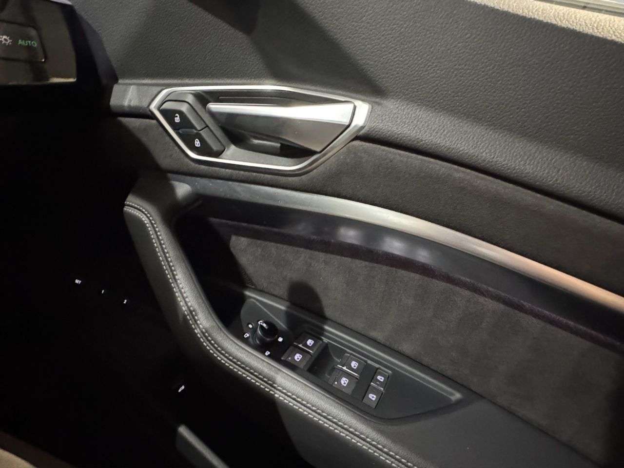 2021 AUDI E-TRON 2021 AUDI E-TRON