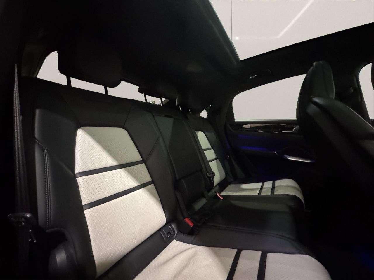 2019 PORSCHE CAYENNE 2019 PORSCHE CAYENNE