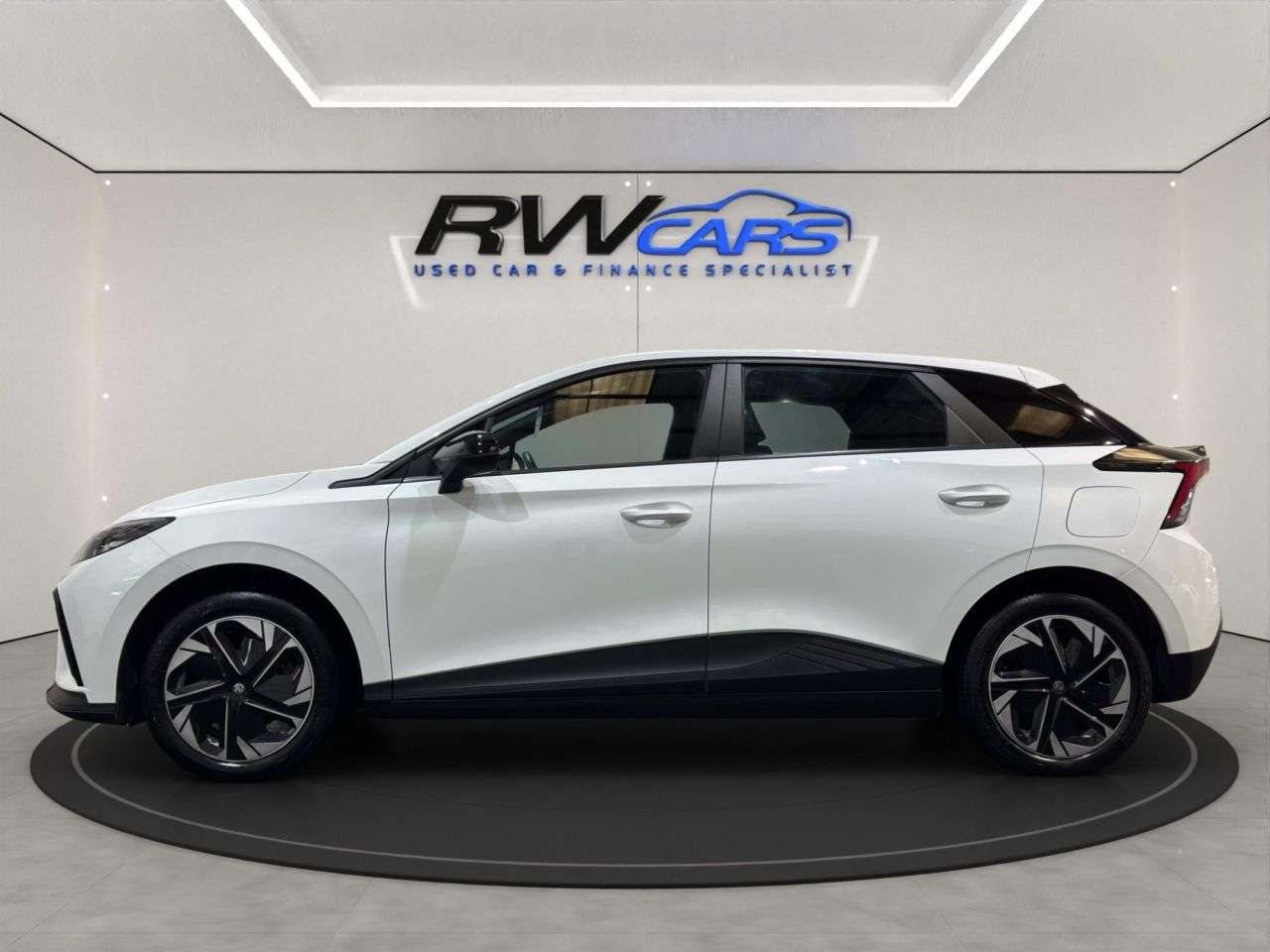 A 2024 MG MG4 51kWh SE Hatchback 5dr Electric Auto (170 ps) A 2024 MG MG4 51kWh SE Hatchback 5dr Electric Auto (170 ps)