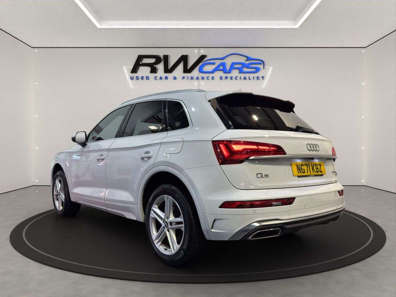 A 2021 AUDI Q5 2.0 TFSIe 50 S line SUV 5dr Petrol Plug-in Hybrid S Tronic quattro Euro 6 ( A 2021 AUDI Q5 2.0 TFSIe 50 S line SUV 5dr Petrol Plug-in Hybrid S Tronic quattro Euro 6 (