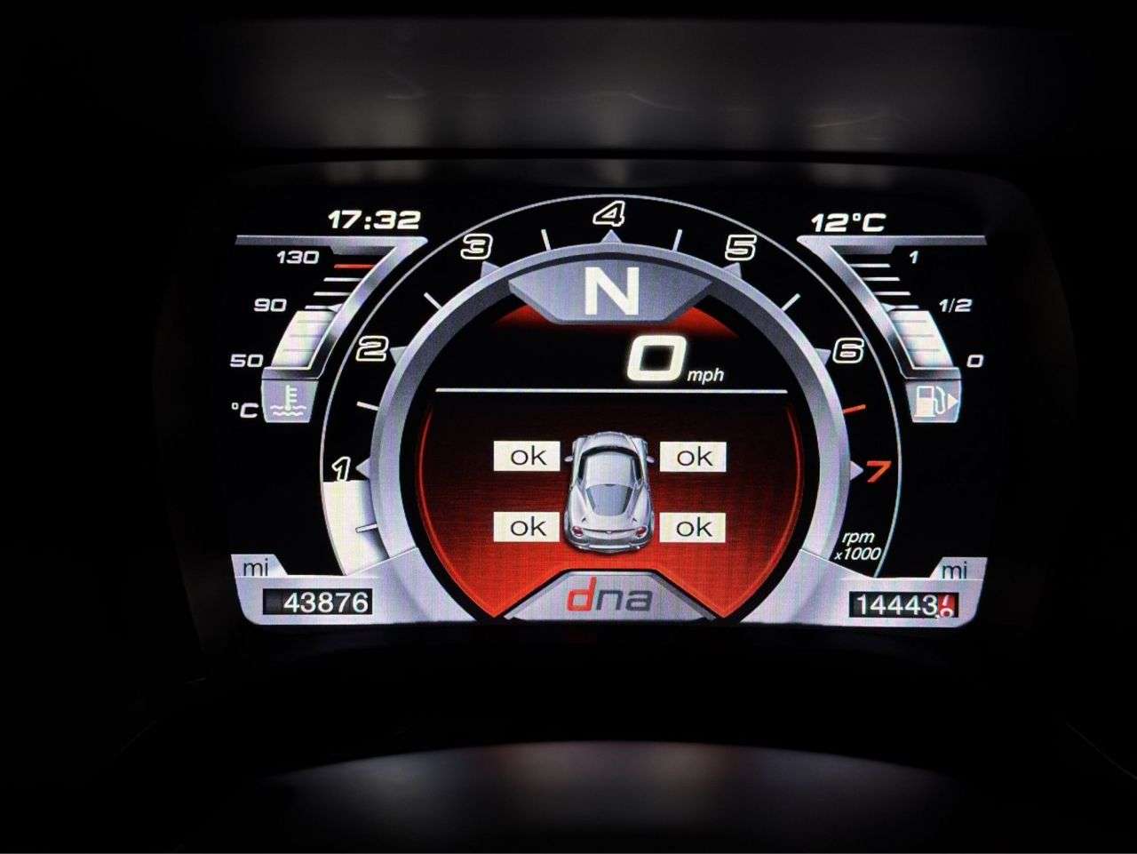 2016 ALFA ROMEO 4C 2016 ALFA ROMEO 4C