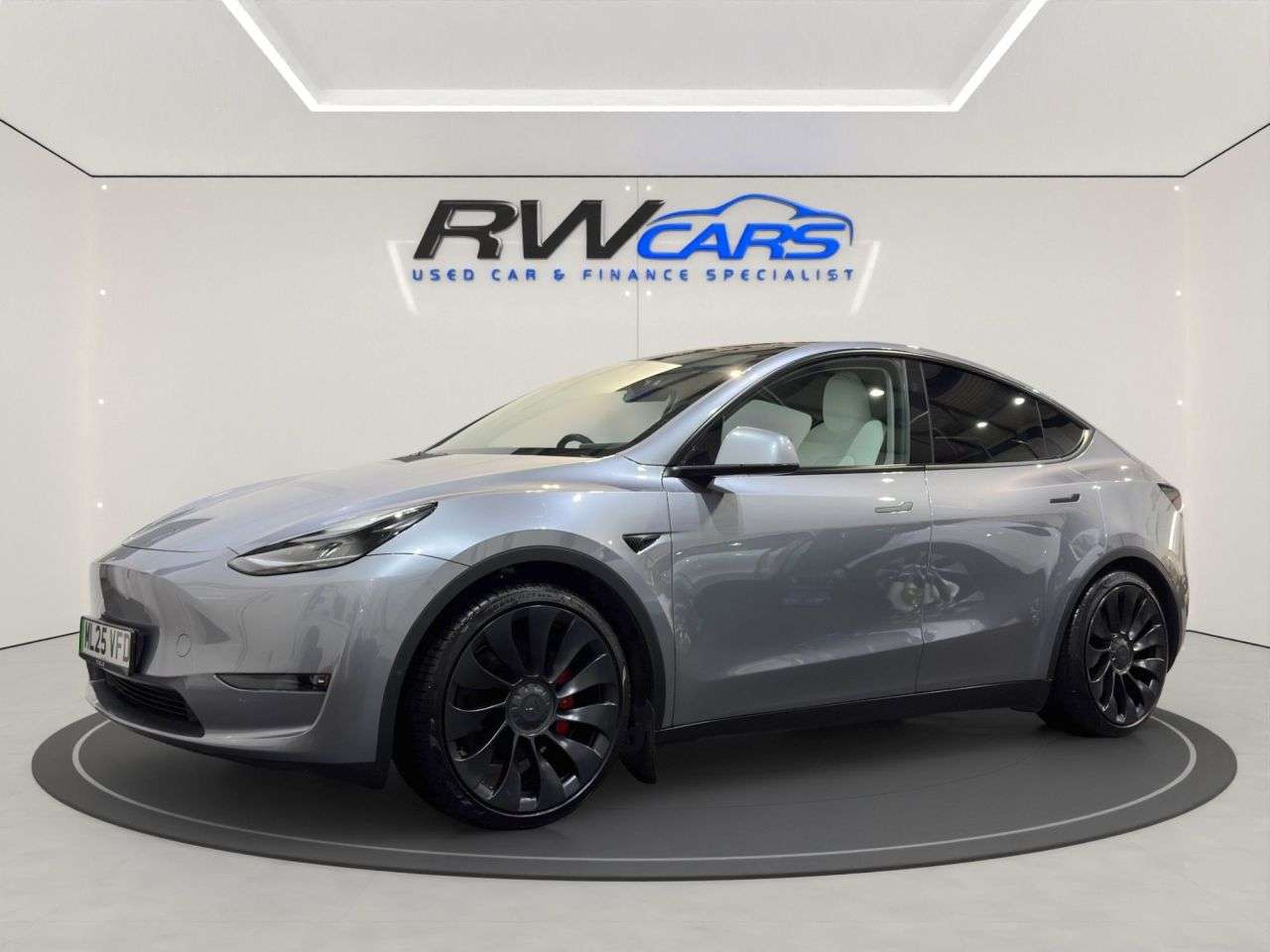 A 2025 TESLA MODEL Y (Dual Motor) Performance SUV 5dr Electric Auto 4WDE (426 bhp) A 2025 TESLA MODEL Y (Dual Motor) Performance SUV 5dr Electric Auto 4WDE (426 bhp)