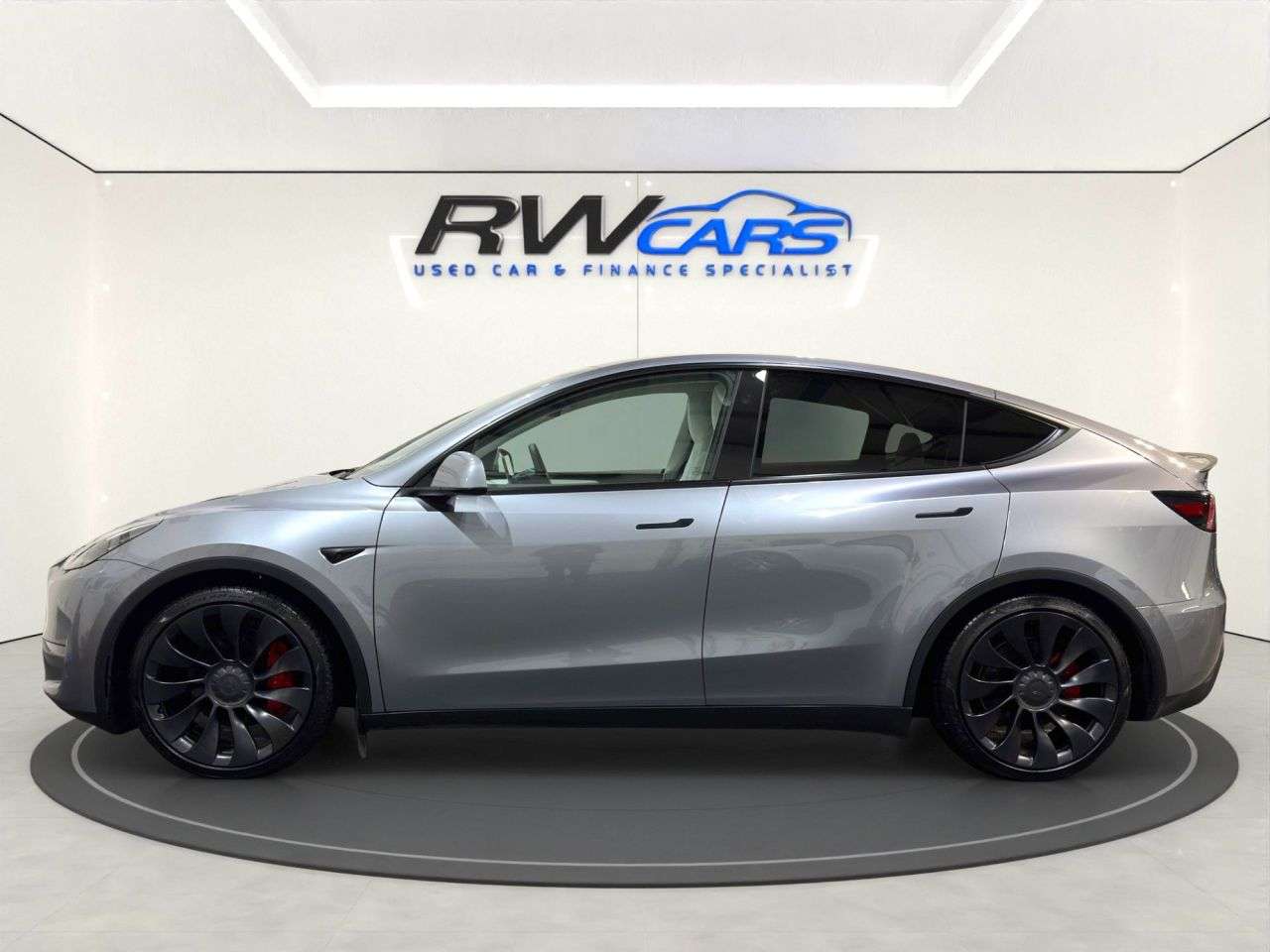 A 2025 TESLA MODEL Y (Dual Motor) Performance SUV 5dr Electric Auto 4WDE (426 bhp) A 2025 TESLA MODEL Y (Dual Motor) Performance SUV 5dr Electric Auto 4WDE (426 bhp)