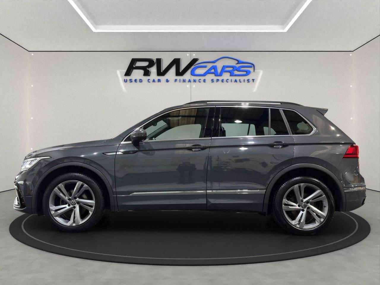 A 2023 VOLKSWAGEN TIGUAN 1.5 TSI R-Line Edition SUV 5dr Petrol DSG Euro 6 (s/s) (150 ps) A 2023 VOLKSWAGEN TIGUAN 1.5 TSI R-Line Edition SUV 5dr Petrol DSG Euro 6 (s/s) (150 ps)