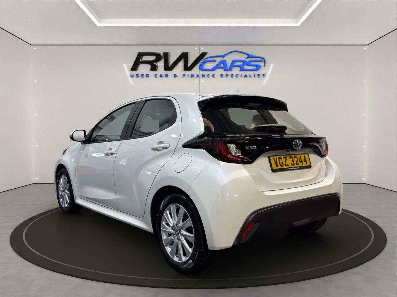 A 2021 TOYOTA YARIS 1.5 VVT-h Icon Hatchback 5dr Petrol Hybrid E-CVT Euro 6 (s/s) (116 ps) A 2021 TOYOTA YARIS 1.5 VVT-h Icon Hatchback 5dr Petrol Hybrid E-CVT Euro 6 (s/s) (116 ps)