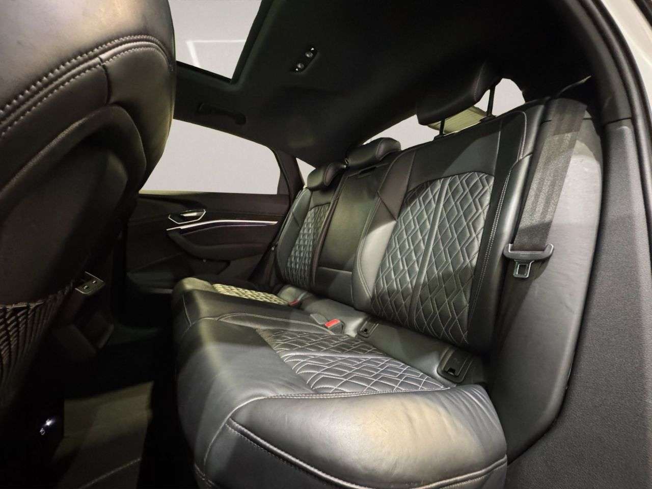 2021 AUDI E-TRON S 2021 AUDI E-TRON S