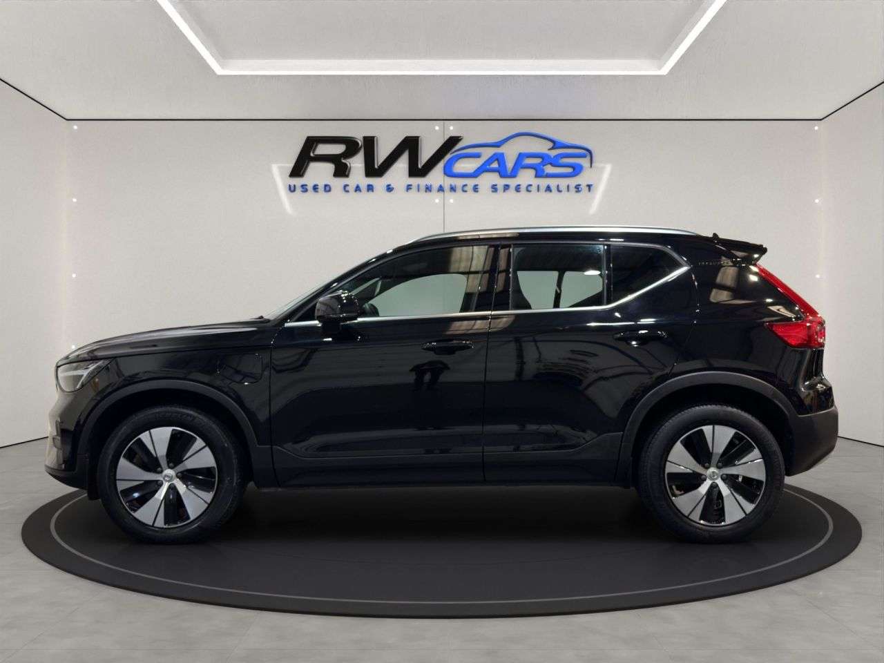 A 2022 VOLVO XC40 1.5h T4 Recharge 10.7kWh Core SUV 5dr Petrol Plug-in Hybrid Auto Euro 6 (s/ A 2022 VOLVO XC40 1.5h T4 Recharge 10.7kWh Core SUV 5dr Petrol Plug-in Hybrid Auto Euro 6 (s/