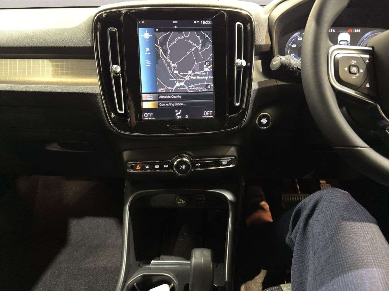 2022 VOLVO XC40 2022 VOLVO XC40