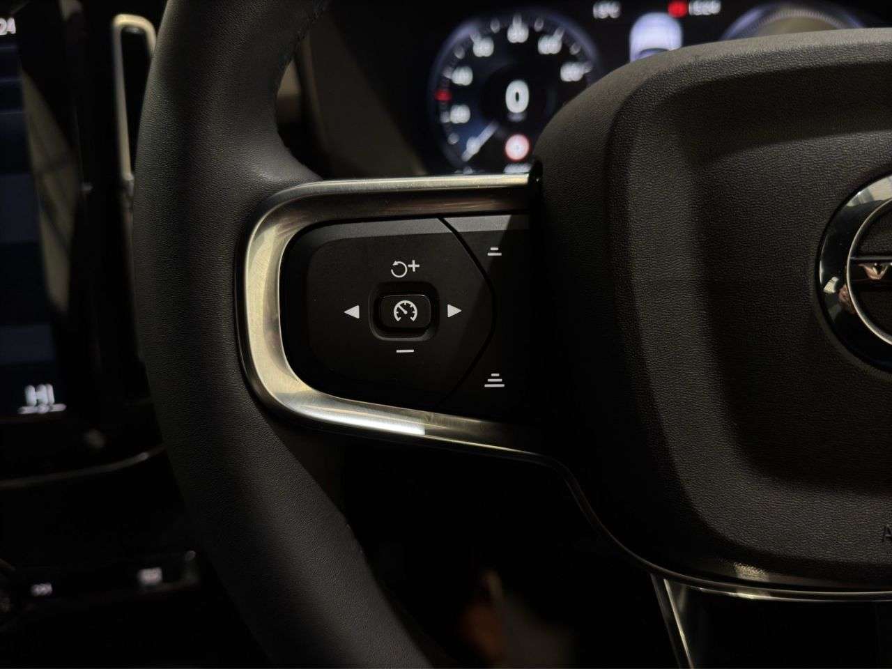 2022 VOLVO XC40 2022 VOLVO XC40