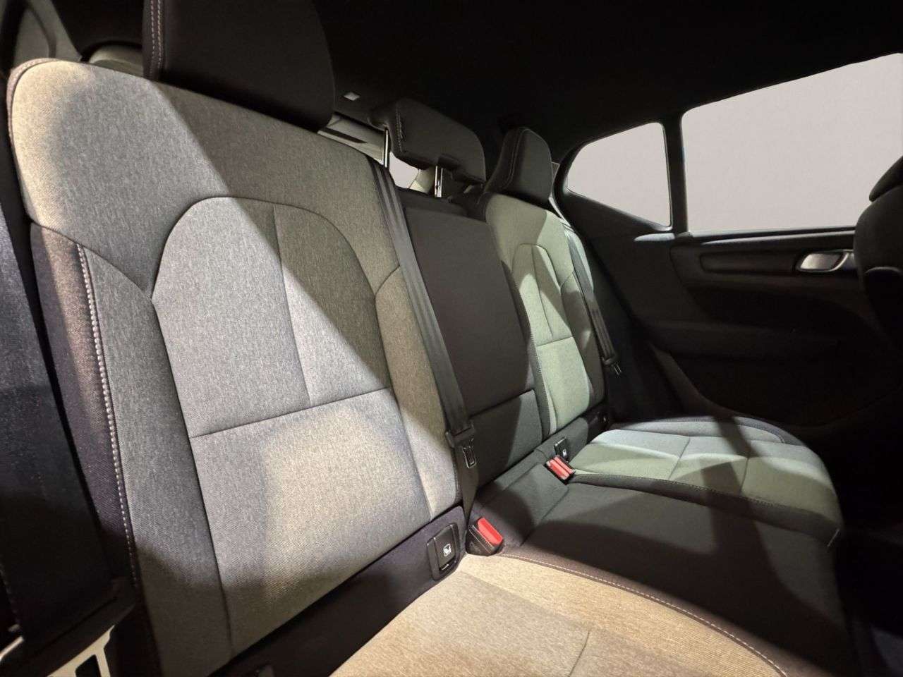 2022 VOLVO XC40 2022 VOLVO XC40