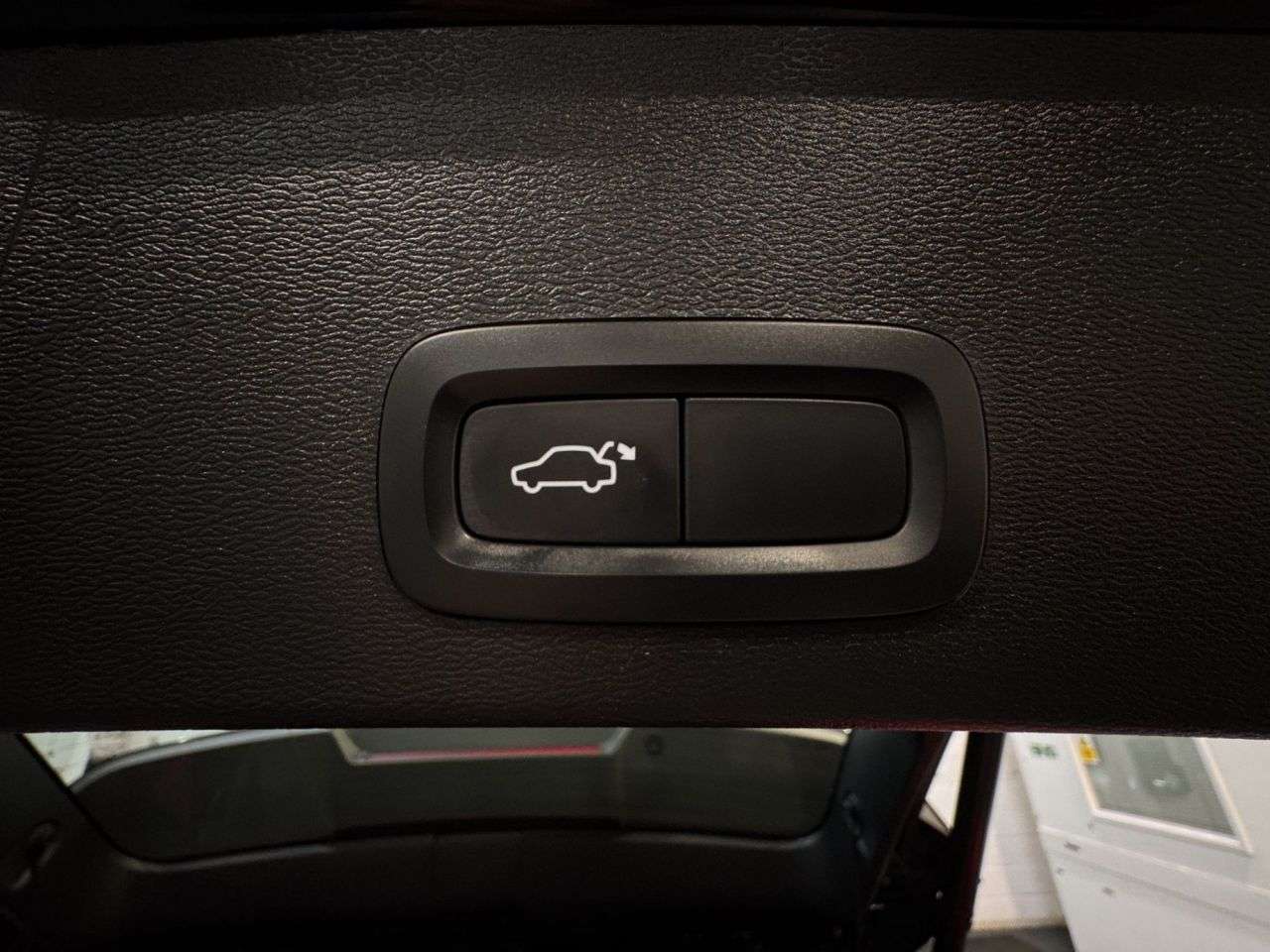 2022 VOLVO XC40 2022 VOLVO XC40