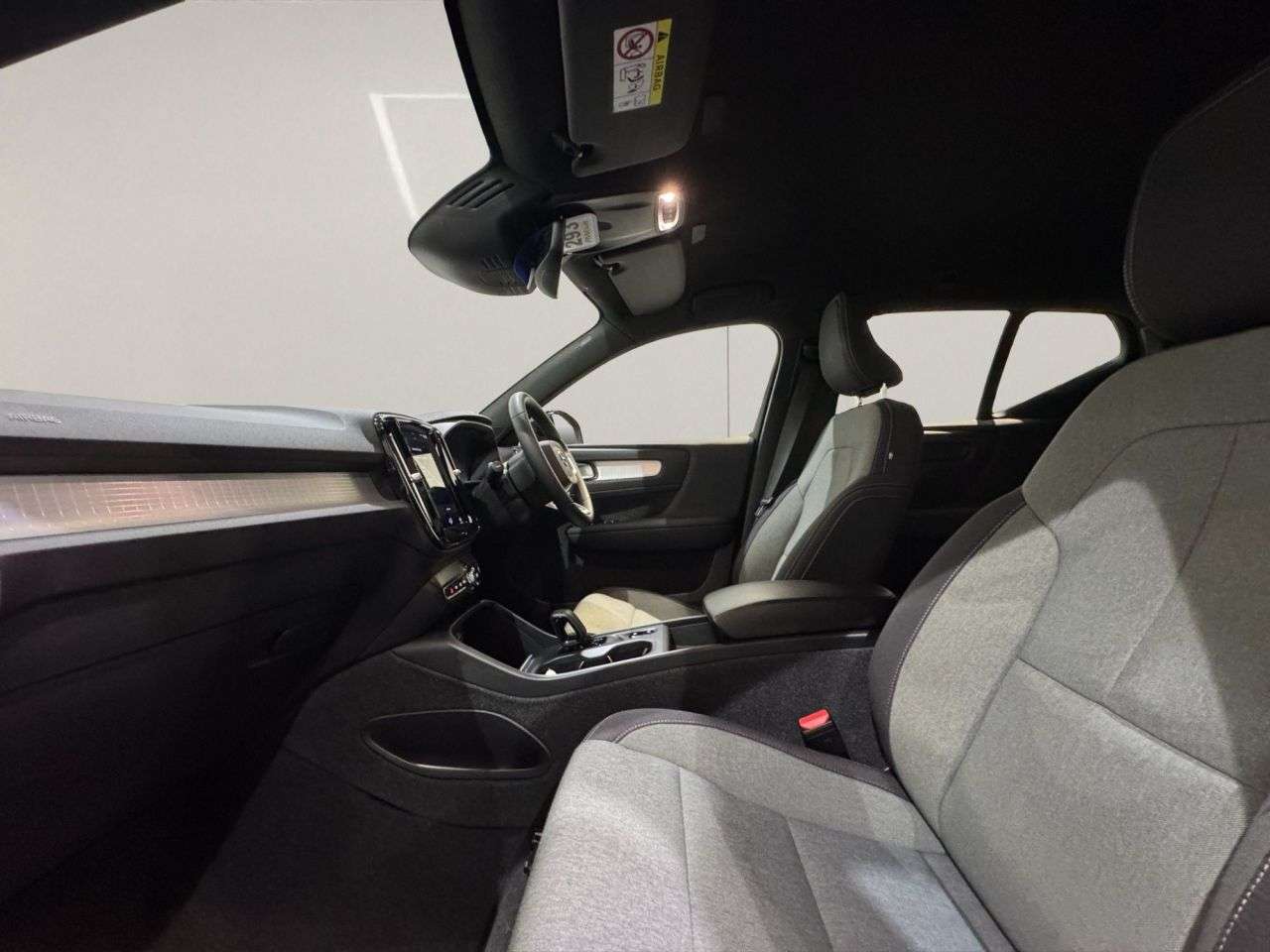 2022 VOLVO XC40 2022 VOLVO XC40