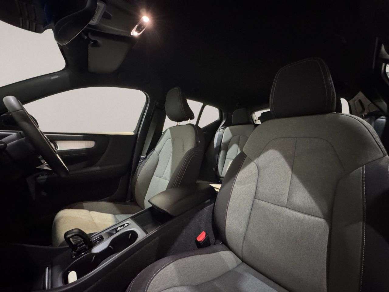 2022 VOLVO XC40 2022 VOLVO XC40