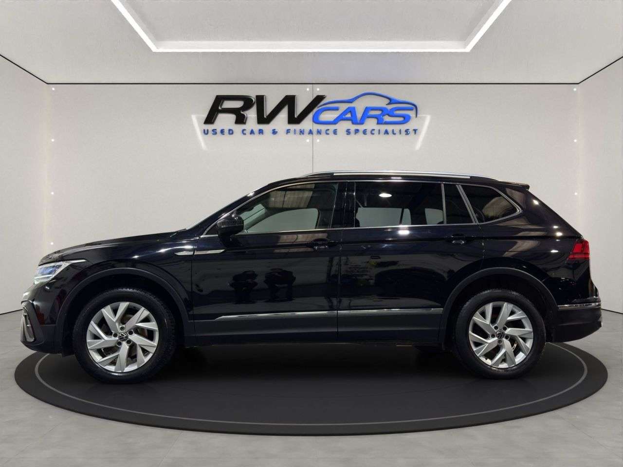 A 2022 VOLKSWAGEN TIGUAN ALLSPACE 1.5 TSI Life SUV 5dr Petrol DSG Euro 6 (s/s) (150 ps) A 2022 VOLKSWAGEN TIGUAN ALLSPACE 1.5 TSI Life SUV 5dr Petrol DSG Euro 6 (s/s) (150 ps)