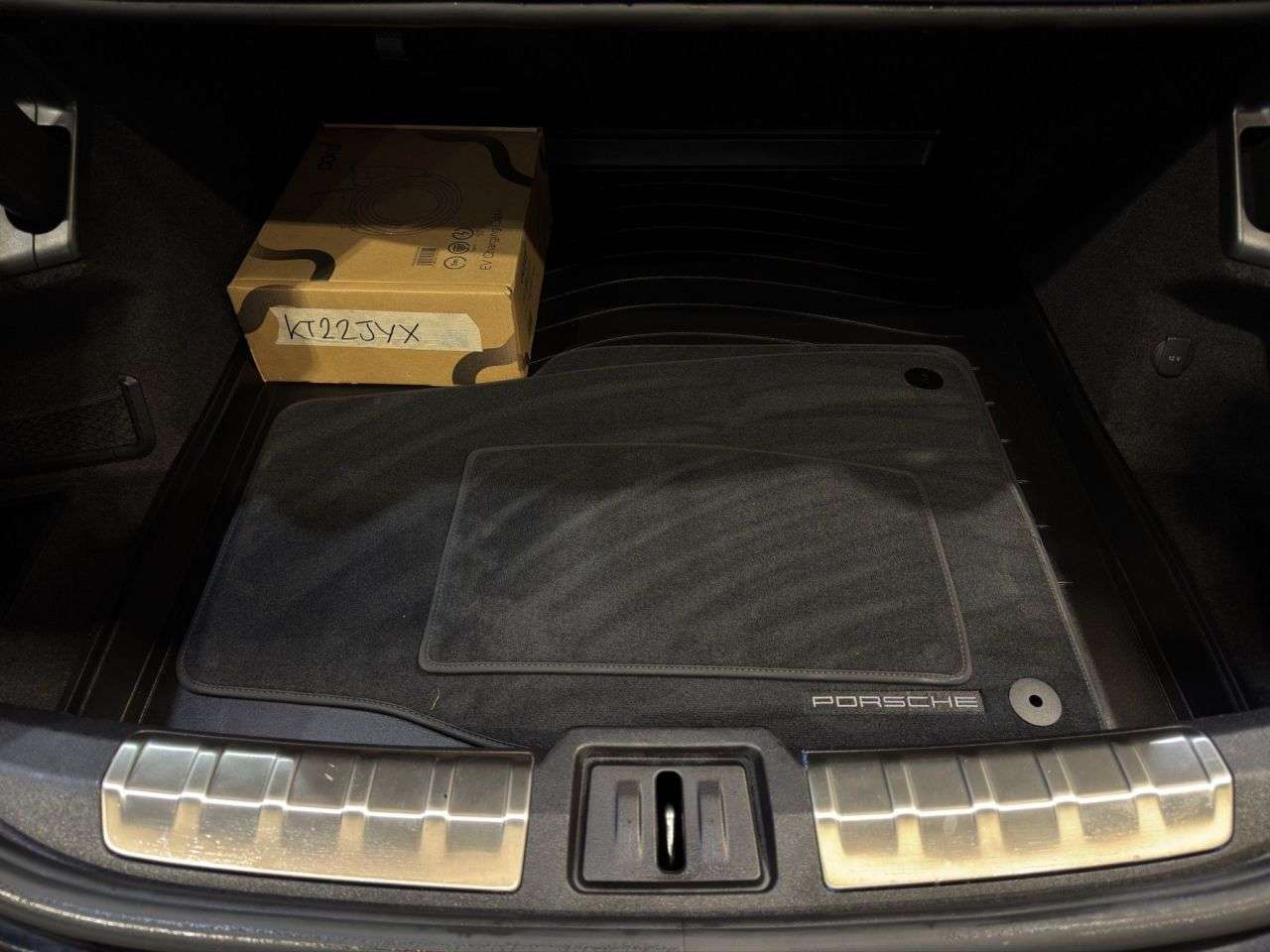 2022 PORSCHE TAYCAN 2022 PORSCHE TAYCAN