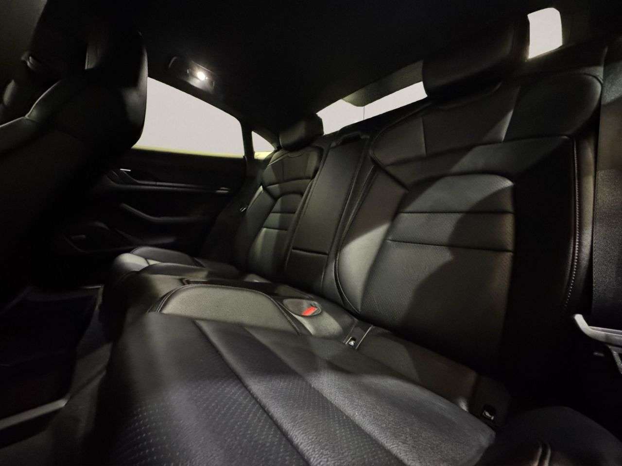 2022 PORSCHE TAYCAN 2022 PORSCHE TAYCAN