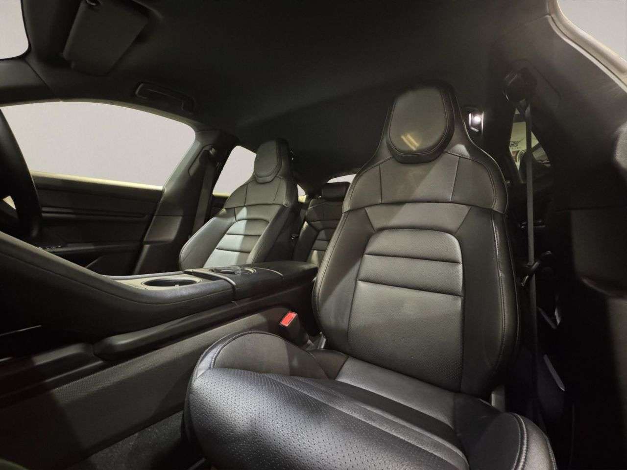 2022 PORSCHE TAYCAN 2022 PORSCHE TAYCAN