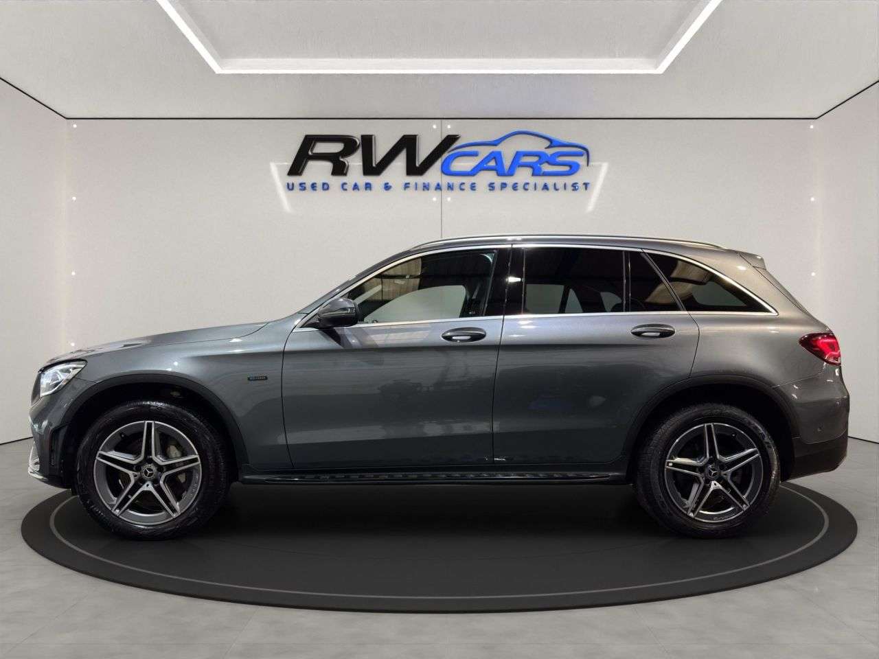 A 2021 MERCEDES-BENZ GLC 2.0 GLC300e 13.5kWh AMG Line SUV 5dr Petrol Plug-in Hybrid G-Tronic+ 4MATIC A 2021 MERCEDES-BENZ GLC 2.0 GLC300e 13.5kWh AMG Line SUV 5dr Petrol Plug-in Hybrid G-Tronic+ 4MATIC