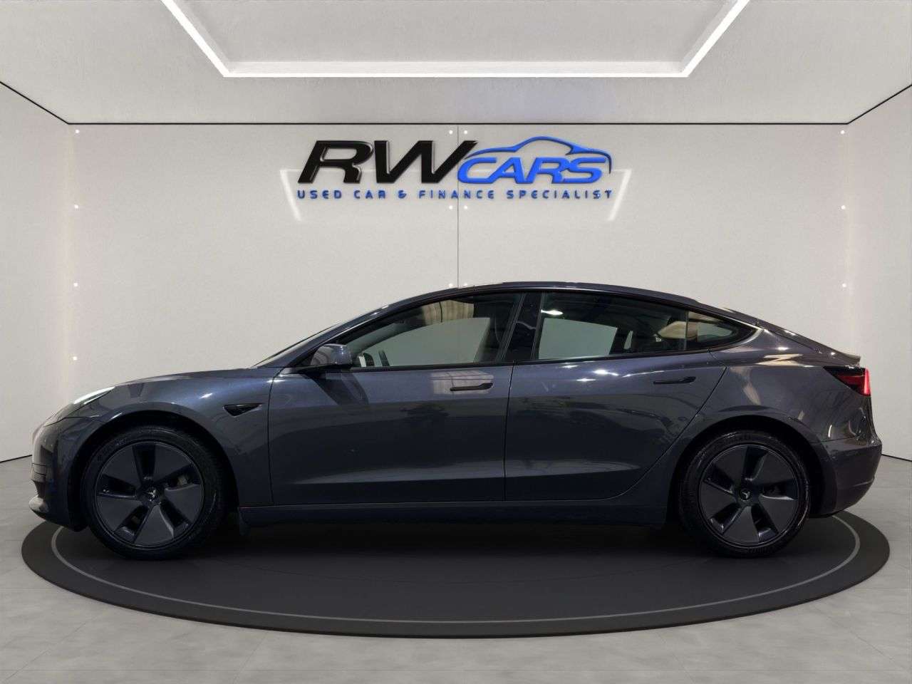 A 2021 TESLA MODEL 3 Standard Range Plus Saloon 4dr Electric Auto RWD (241 bhp) A 2021 TESLA MODEL 3 Standard Range Plus Saloon 4dr Electric Auto RWD (241 bhp)