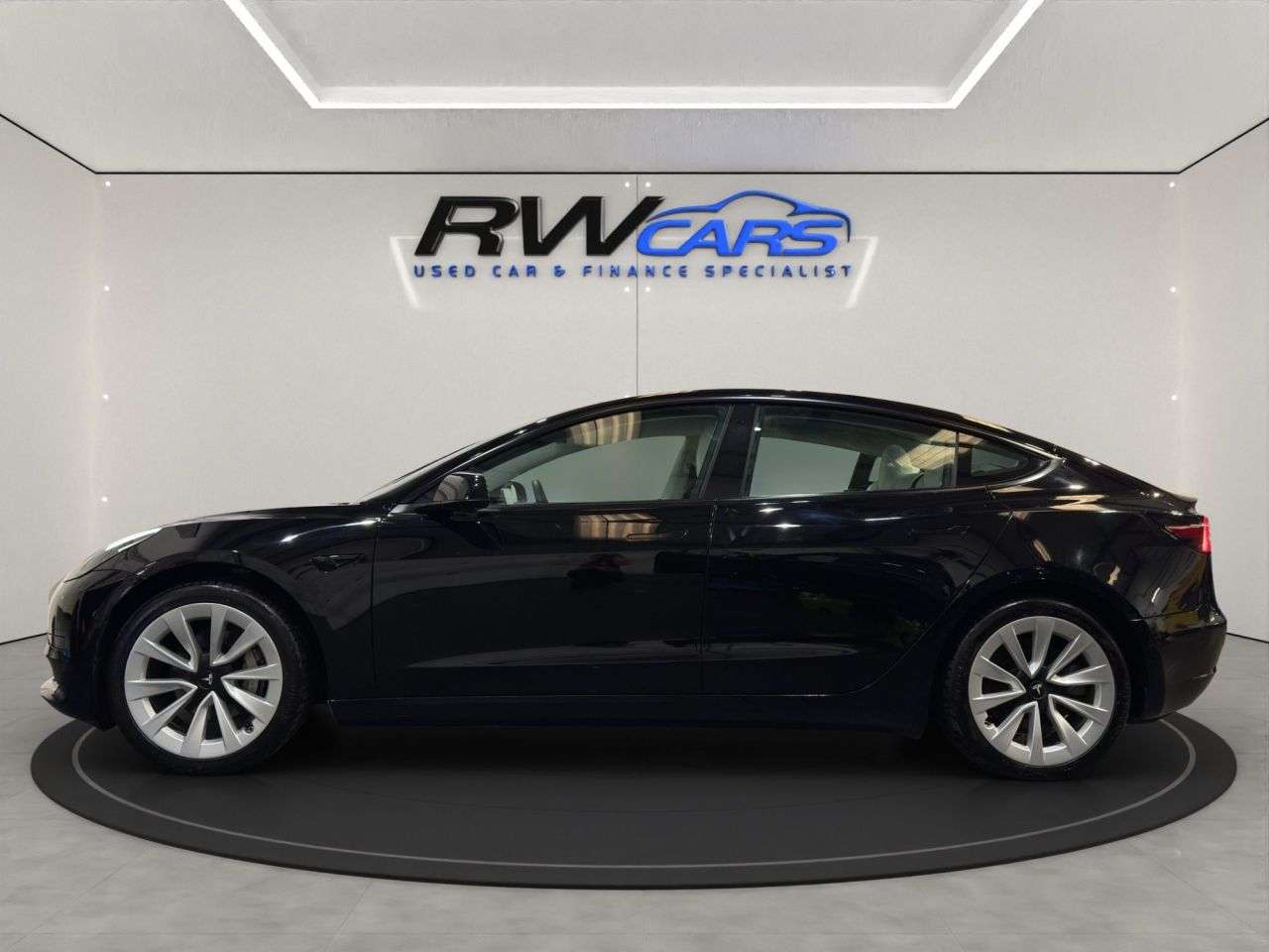A 2021 TESLA MODEL 3 Standard Range Plus Saloon 4dr Electric Auto RWD (241 bhp) A 2021 TESLA MODEL 3 Standard Range Plus Saloon 4dr Electric Auto RWD (241 bhp)