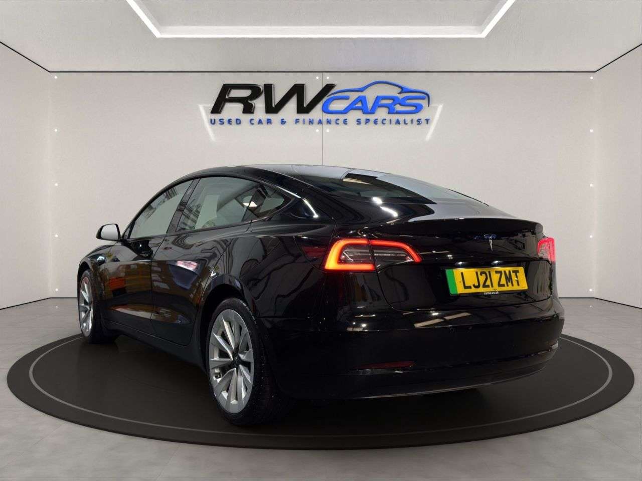 A 2021 TESLA MODEL 3 Standard Range Plus Saloon 4dr Electric Auto RWD (241 bhp) A 2021 TESLA MODEL 3 Standard Range Plus Saloon 4dr Electric Auto RWD (241 bhp)