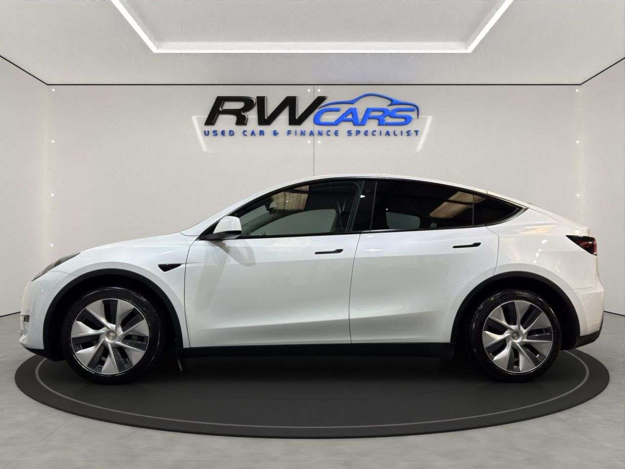 A 2022 TESLA MODEL Y (Dual Motor) Long Range SUV 5dr Electric Auto 4WDE (384 bhp) A 2022 TESLA MODEL Y (Dual Motor) Long Range SUV 5dr Electric Auto 4WDE (384 bhp)