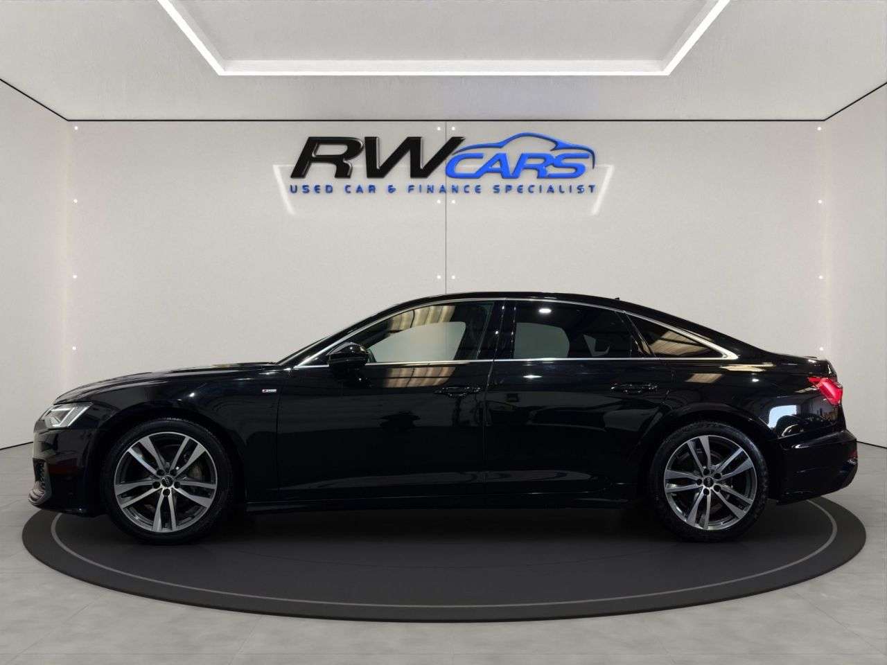 A 2022 AUDI A6 SALOON 2.0 TFSI 40 S line Saloon 4dr Petrol S Tronic Euro 6 (s/s) (204 ps) A 2022 AUDI A6 SALOON 2.0 TFSI 40 S line Saloon 4dr Petrol S Tronic Euro 6 (s/s) (204 ps)