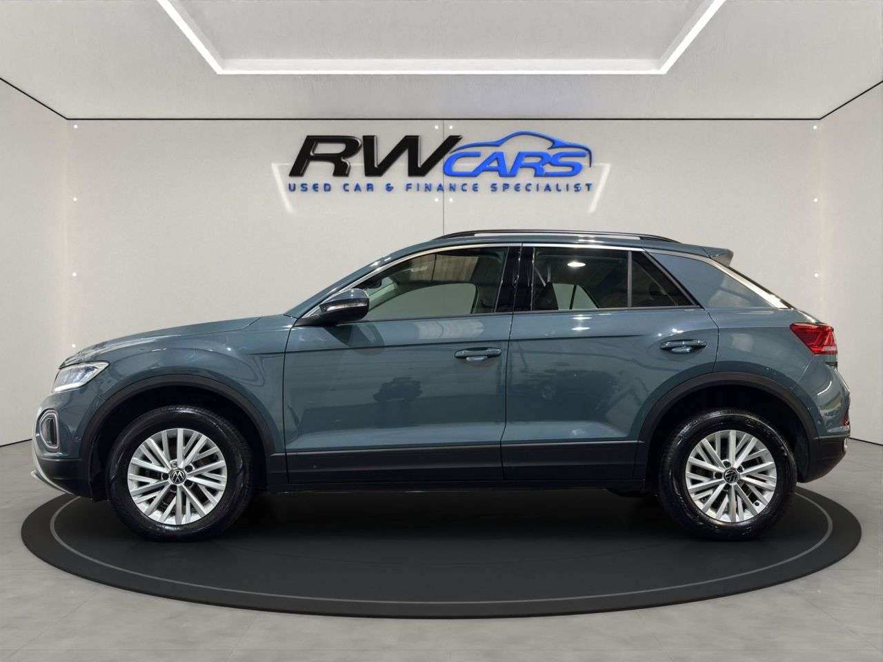 A 2023 VOLKSWAGEN T-ROC 1.5 TSI Life SUV 5dr Petrol DSG Euro 6 (s/s) (150 ps) A 2023 VOLKSWAGEN T-ROC 1.5 TSI Life SUV 5dr Petrol DSG Euro 6 (s/s) (150 ps)